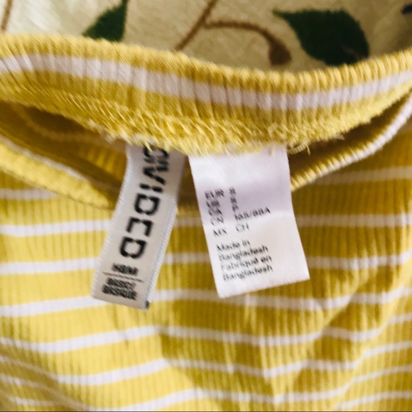 SOLD 🌷Crop Top Bundle - Picture 6 of 8